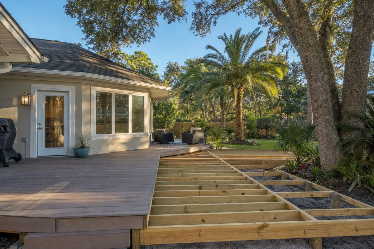 Hiring a Deck Builder vs DIY in Jacksonville: Real Costs