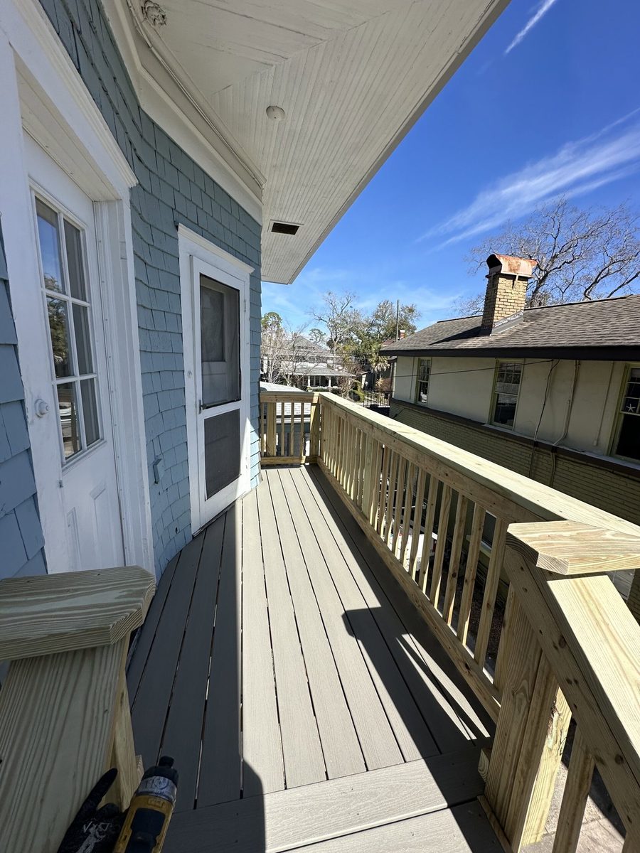 Composite deck landing and railing on a historic San Marco home in Jacksonville